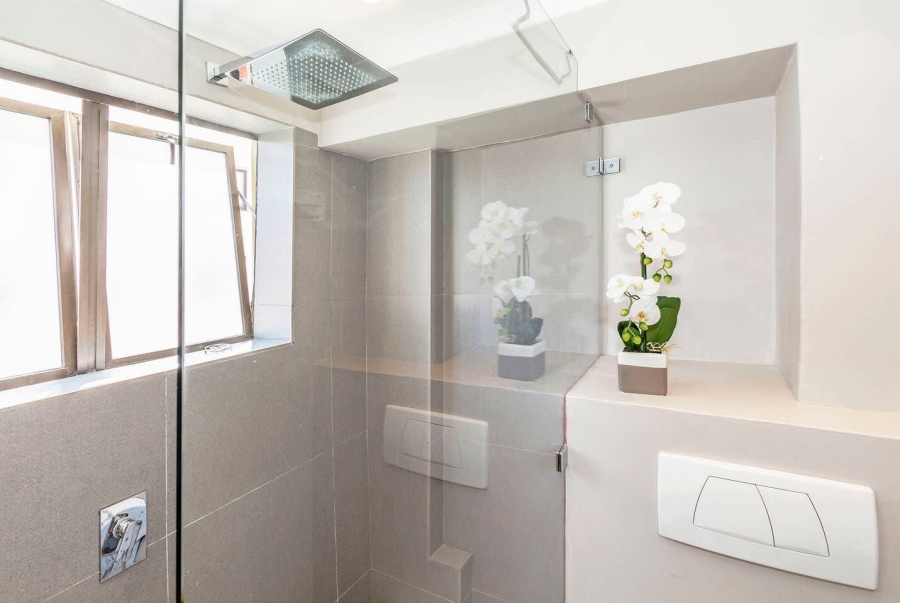 To Let 1 Bedroom Property for Rent in Sea Point Western Cape